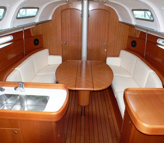 Лантана Парусная яхта